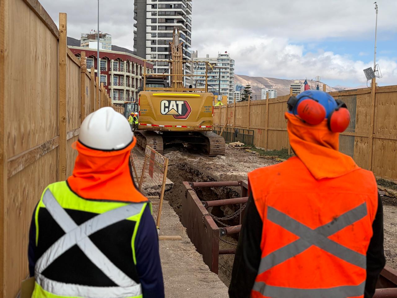 trabajos-de-renovacion-de-colector-en-avenida-arturo-prat-280926181420
