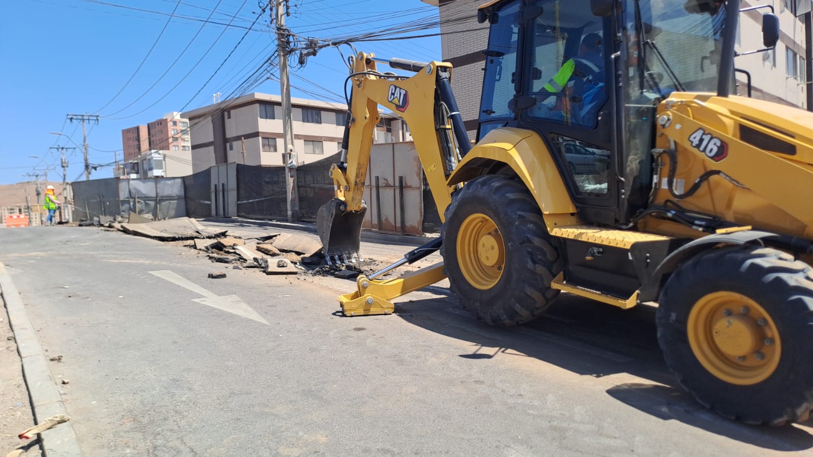 cambio-de-colector-en-sector-sur-de-arica-permitira-reforzar-capacidad-de-la-red-alcantarillado-221026155401
