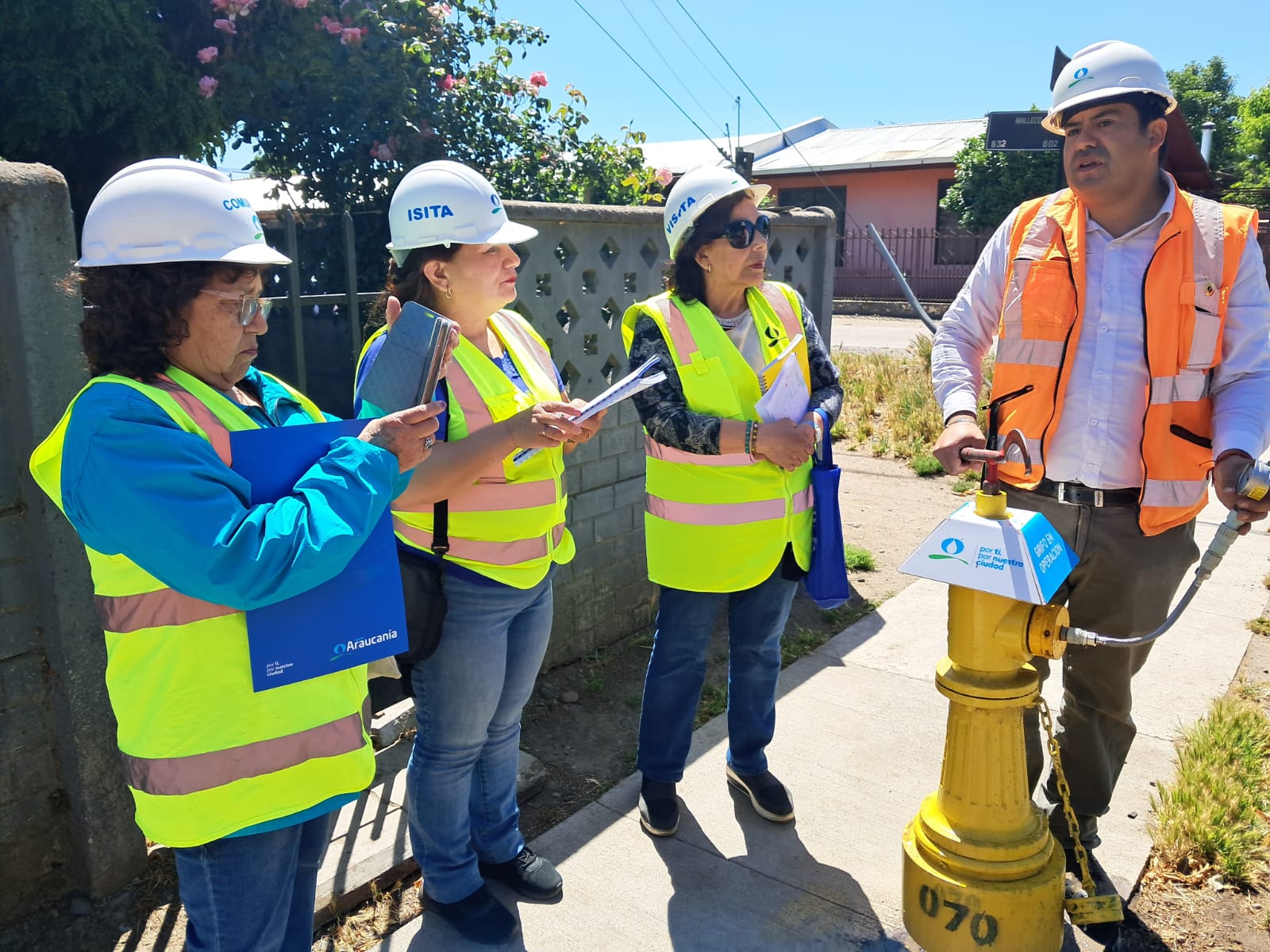 Junto a vecinos revisamos la infraestructura sanitaria en terreno